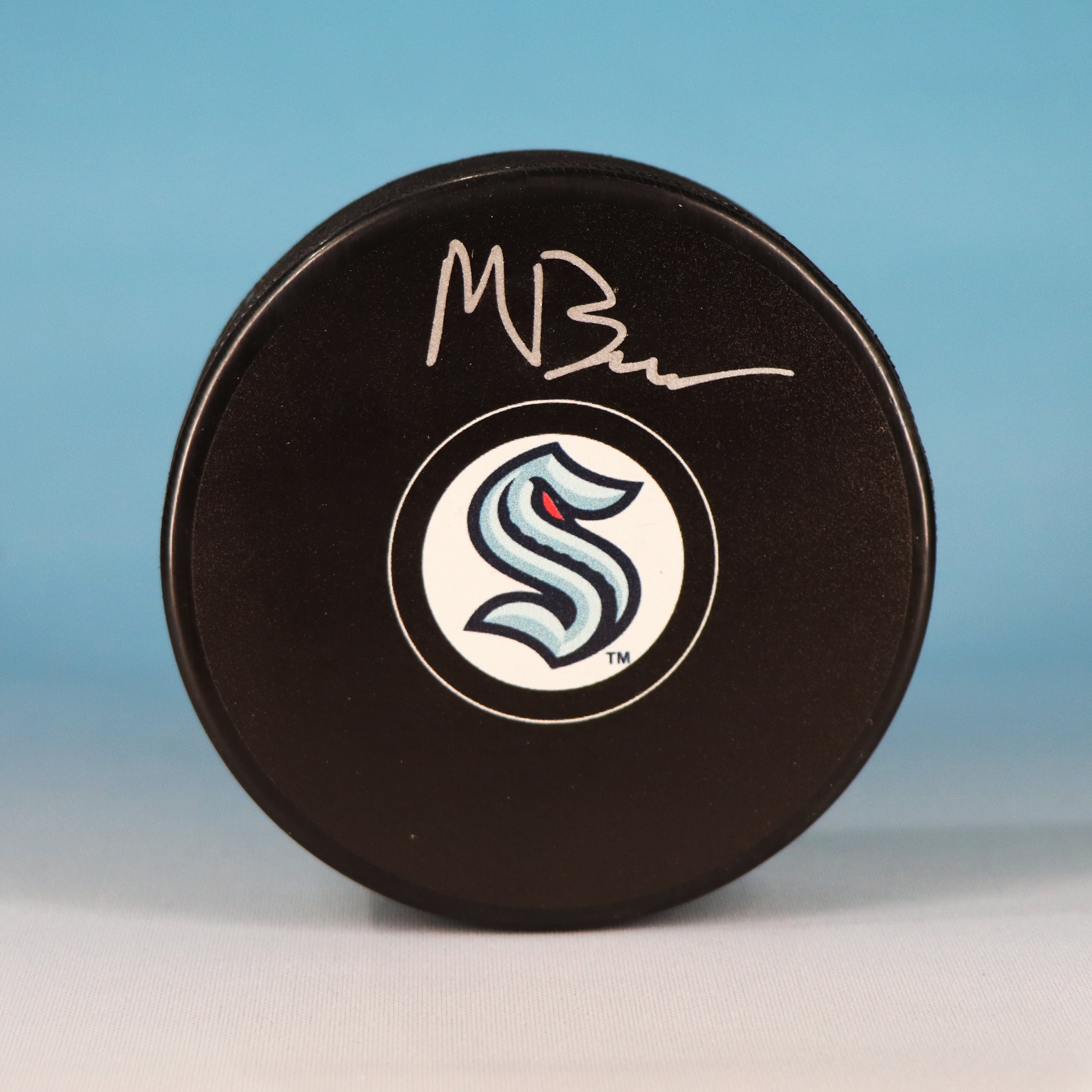 Matty Beniers Seattle Kraken Autographed Hockey Puck (Fanatics Authentic)