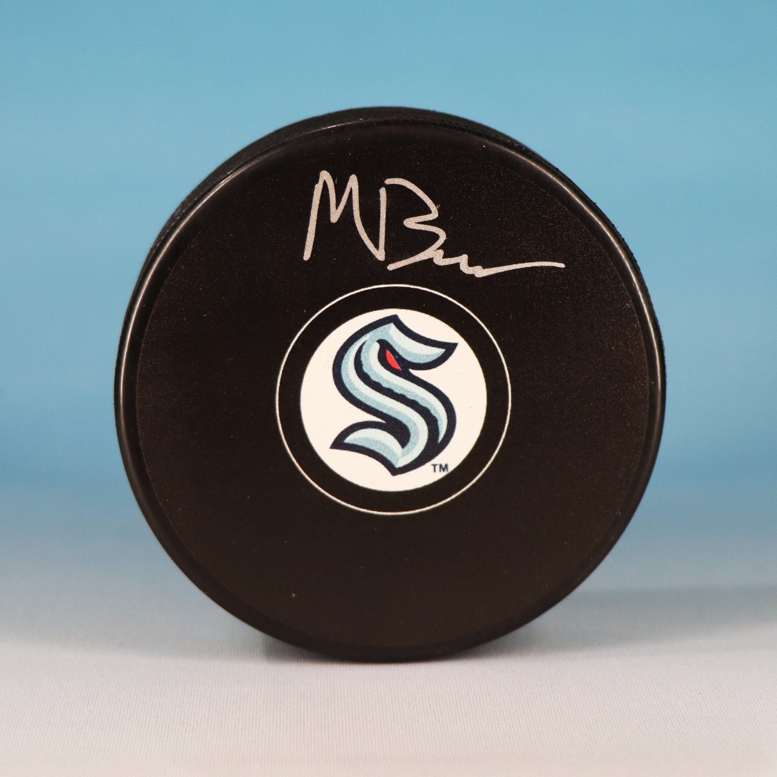 Matty Beniers Seattle Kraken Autographed Hockey Puck (Fanatics Authentic)
