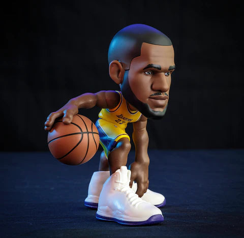 Small-Stars NBA 6" LeBron James - Lakers (Gold) | Eastridge Sports Cards