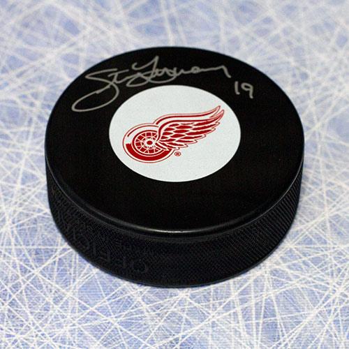 Steve Yzerman Detroit Red Wings Autographed Hockey Puck
